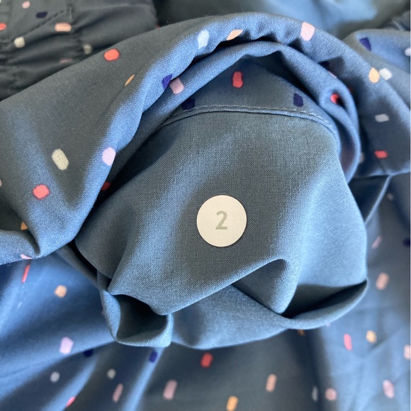 Lululemon Spring Breakaway Short - Size 2 - Picture 4 of 5